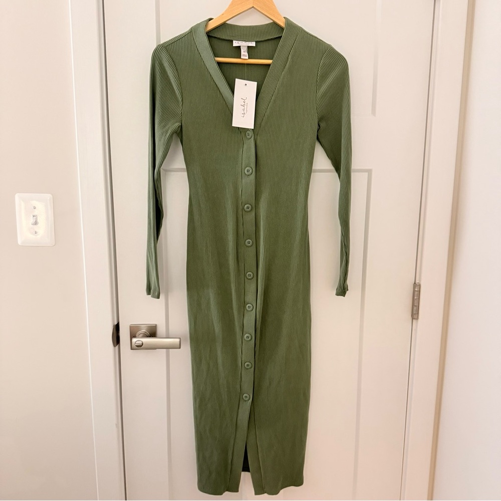 Green Ribbed Button-Down Maxi Dress - Picture 2 of 8
